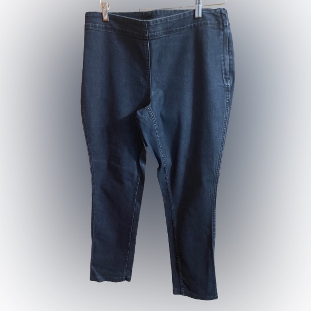 Macy’s INC International Concept Women’s denim ankle pants size 12